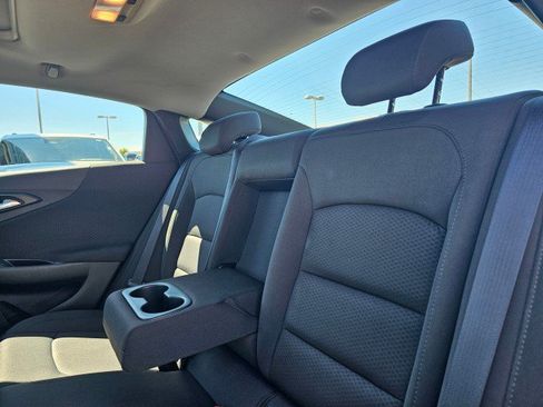 Used 2018 Chevrolet Malibu LT FWD image 21