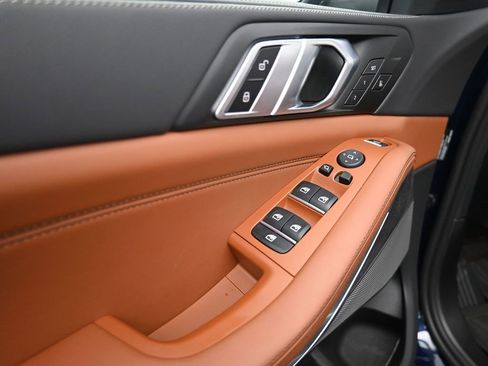 Used 2025 BMW X5 xDrive40i image 9