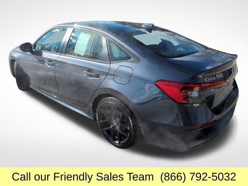 Used 2024 Honda Civic Sport image 3