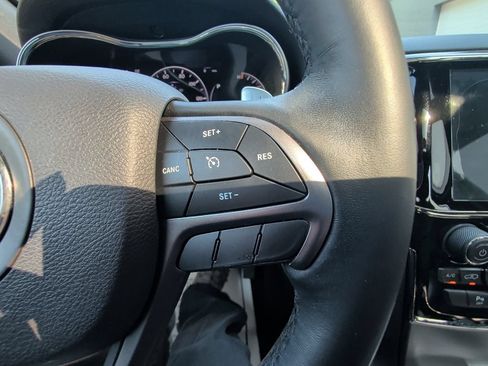 Used 2019 Jeep Grand Cherokee Limited X AWD/4WD image 18