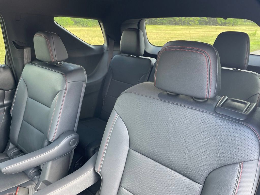 Used 2024 Chevrolet Traverse Z71 w/ LPO, Floor Liner Package AWD/4WD image 34