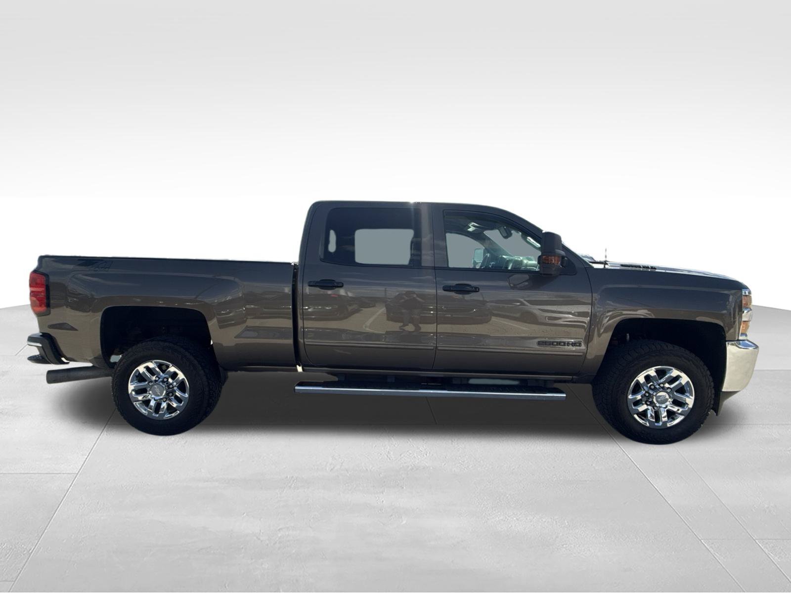 Used 2015 Chevrolet Silverado 2500 LT w/ LT Plus Package AWD/4WD image 4