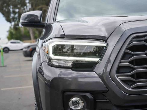 Used 2023 Toyota Tacoma TRD Off-Road AWD/4WD image 15