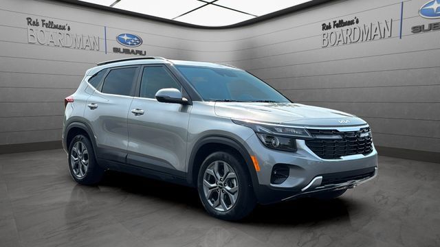 Used 2024 Kia Seltos S AWD/4WD image 1