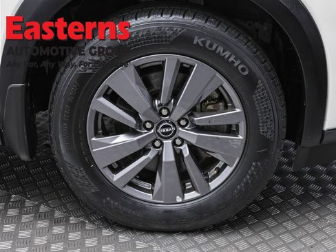 Used 2024 Nissan Pathfinder SV w/ SV Premium Package AWD/4WD image 34