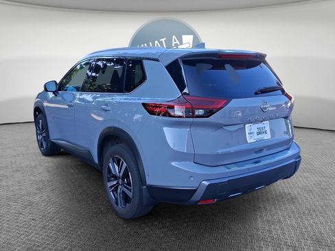 Used 2025 Nissan Rogue SL w/ SL Premium Package FWD image 6