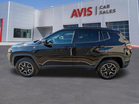 Used 2025 Jeep Compass Trailhawk image 10