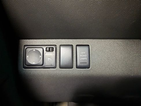 Used 2015 Nissan Xterra PRO-4X w/ Pro-4x Leather Package image 26