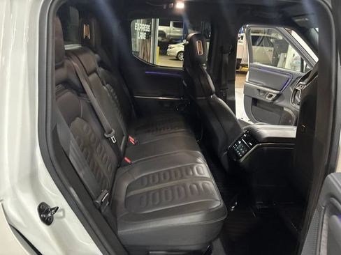 Used 2023 Rivian R1T Adventure AWD/4WD image 31