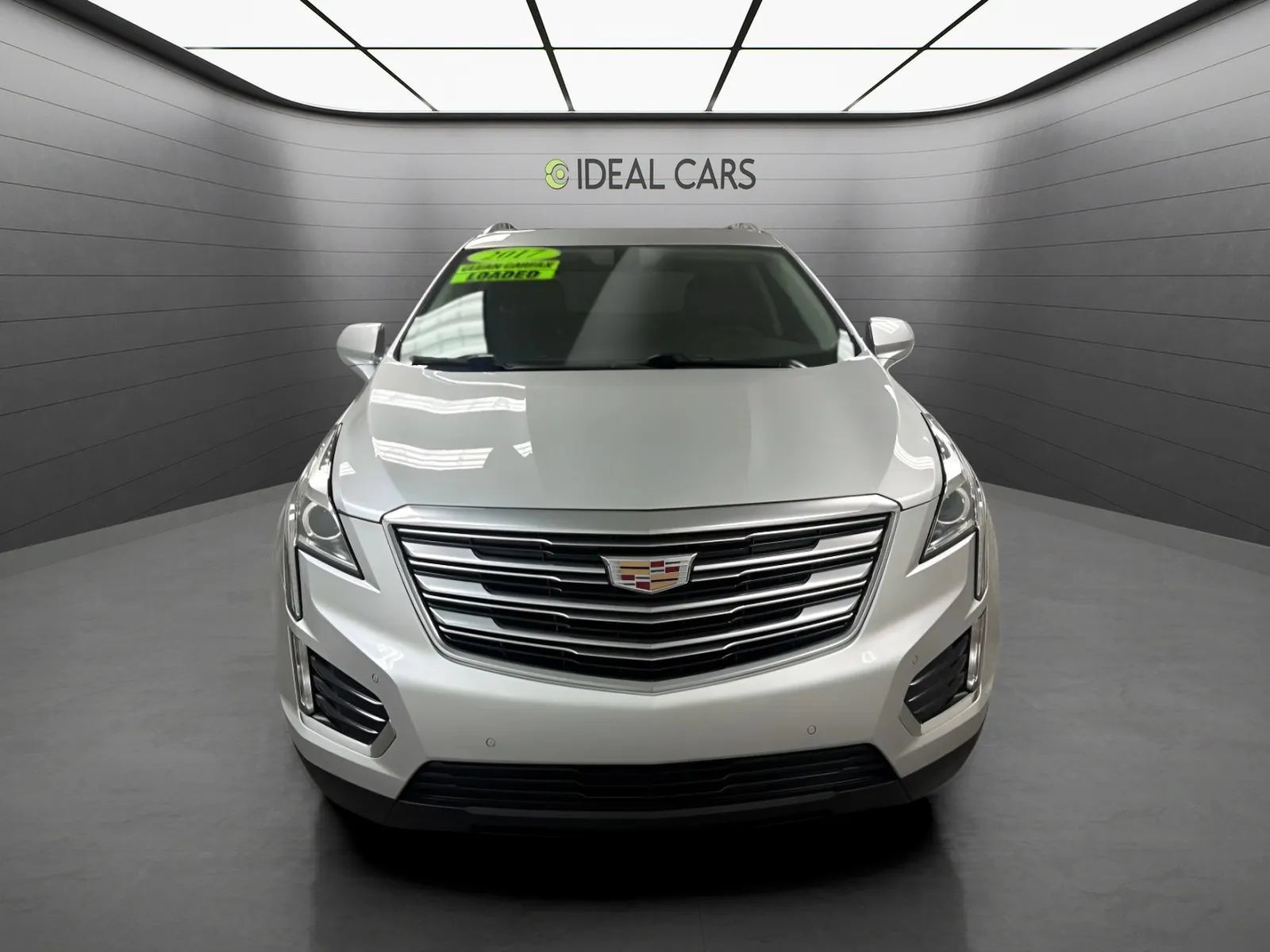 Used 2017 Cadillac XT5 Luxury FWD image 2