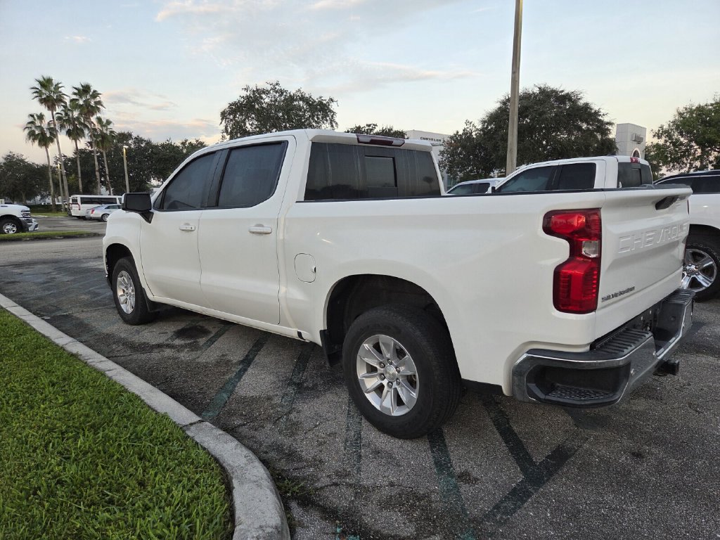 Used 2020 Chevrolet Silverado 1500 LT w/ Convenience Package RWD image 4