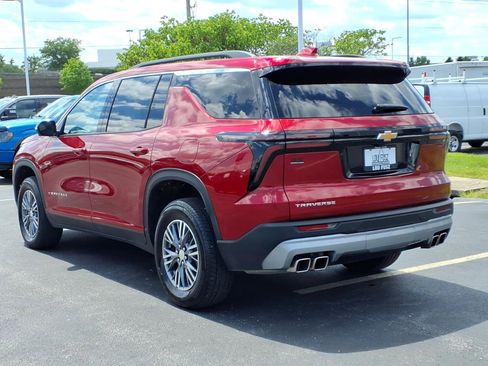 Used 2025 Chevrolet Traverse LT w/ Driver Confidence Package FWD image 5