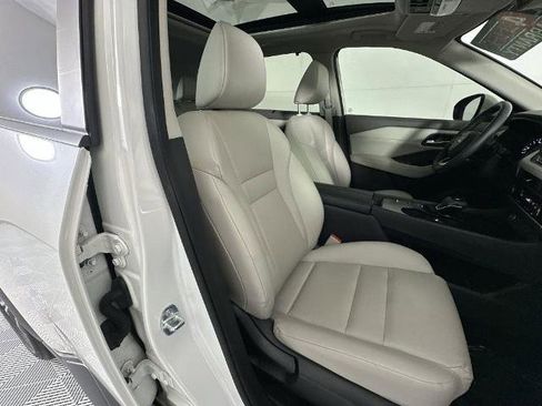 Certified 2023 Nissan Rogue SV w/ SV Premium B Package FWD image 27