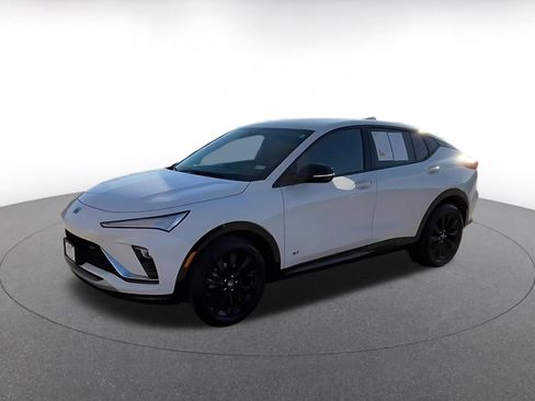 Used 2025 Buick Envista Sport Touring image 8