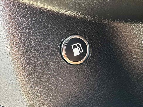 Used 2019 Dodge Charger SXT w/ Leather Interior Group RWD image 23