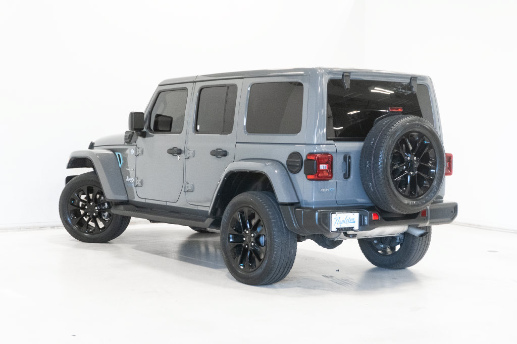 Used 2021 Jeep Wrangler Unlimited Sahara w/ Cold Weather Group AWD/4WD image 29
