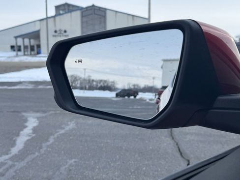 Used 2023 Chevrolet Equinox LT image 30