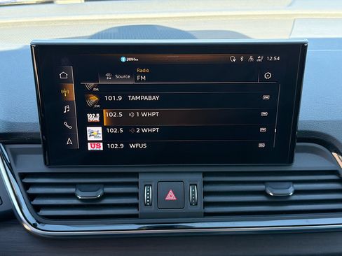 Used 2022 Audi Q5 e Prestige image 32