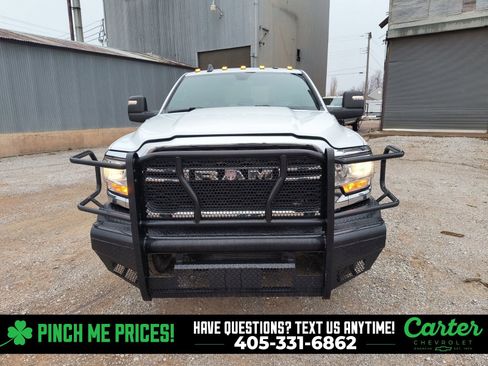 Used 2024 RAM 2500 Tradesman w/ Chrome Appearance Group image 3