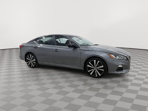 Certified 2022 Nissan Altima 2.0 SR image 13