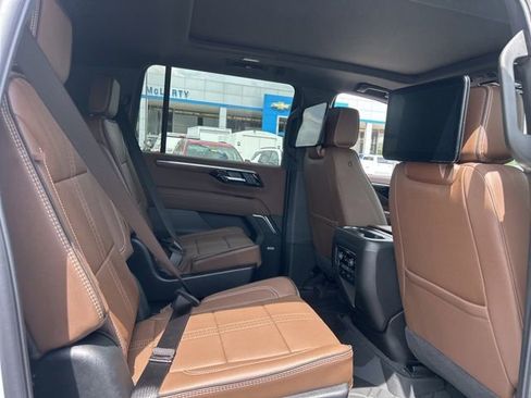 New 2026 Chevrolet Suburban High Country AWD/4WD image 34