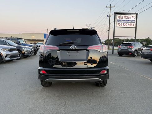 Used 2017 Toyota RAV4 Platinum FWD image 5