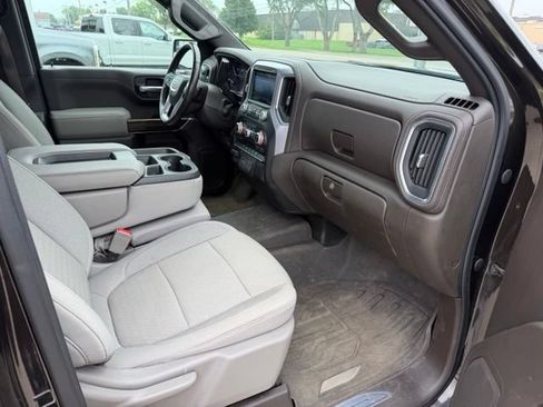 Used 2019 GMC Sierra 1500 SLE w/ SLE Value Package AWD/4WD image 17