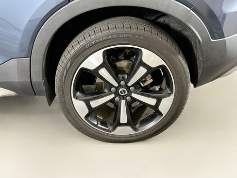 Used 2021 Volvo XC40 T5 Momentum w/ Premium Package AWD/4WD image 11