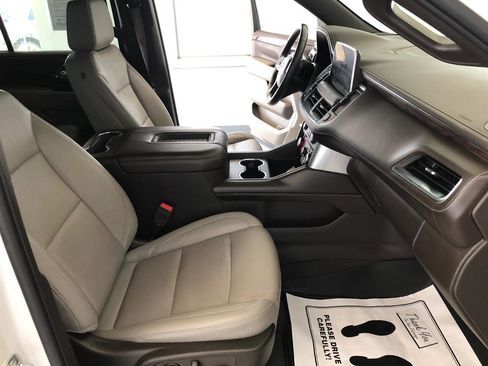 Used 2022 Chevrolet Tahoe Z71 w/ Z71 Off-Road Package image 11