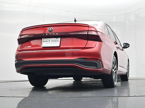 Used 2025 Volkswagen Jetta Sport FWD image 39