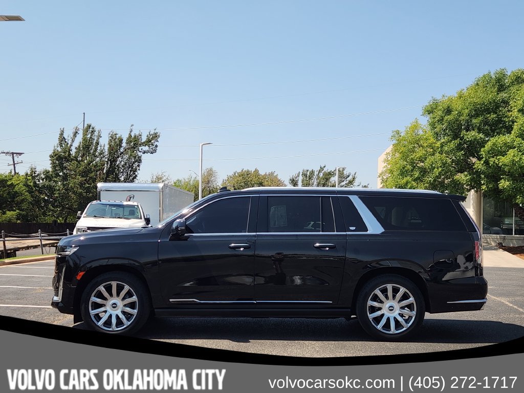 Used 2023 Cadillac Escalade ESV Premium Luxury Platinum AWD/4WD image 3