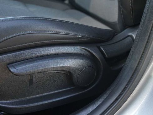 Used 2023 Kia Seltos S image 11