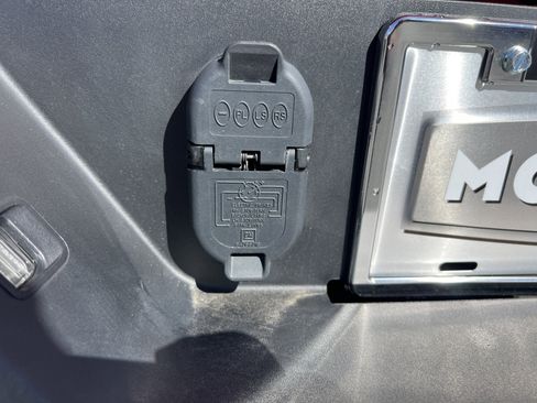 Used 2024 Chevrolet Silverado 1500 LT image 30