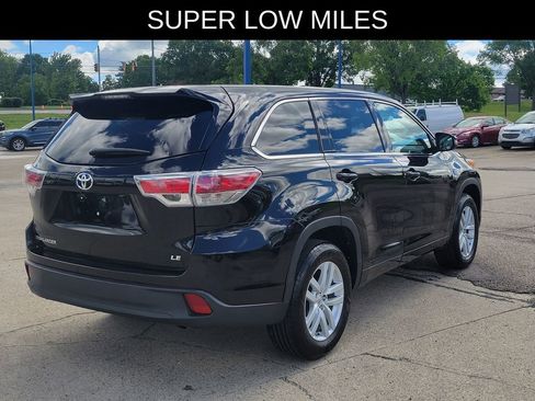Used 2014 Toyota Highlander LE FWD image 4