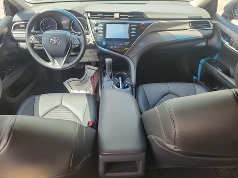 Used 2018 Toyota Camry SE w/ Convenience Package image 9