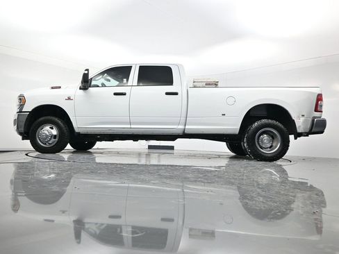 Used 2024 RAM 3500 Tradesman w/ Chrome Appearance Group image 53