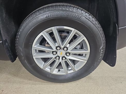 Used 2023 Chevrolet Traverse LT AWD/4WD image 39