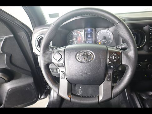 Used 2021 Toyota Tacoma TRD Off-Road w/ Technology Package AWD/4WD image 23
