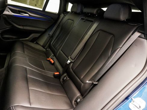 Used 2023 BMW X4 xDrive30i w/ M Sport Package image 9