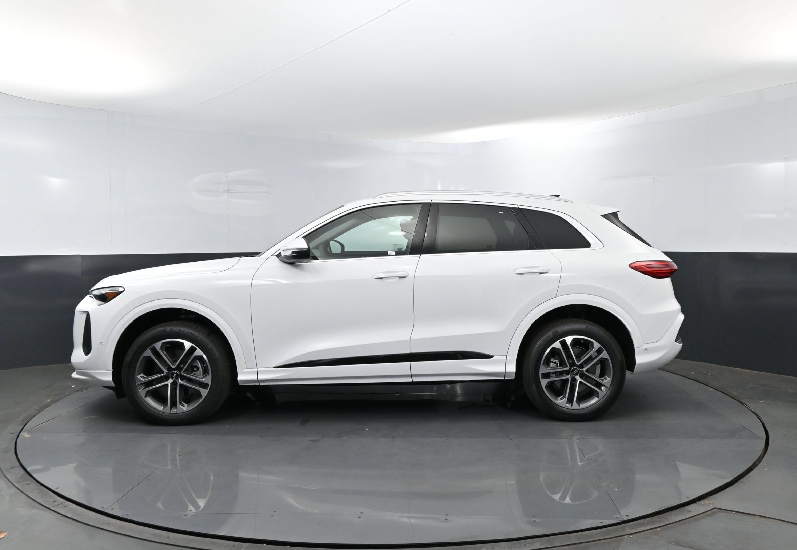 New 2026 Audi Q5 Premium AWD/4WD image 25