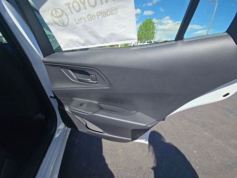 New 2025 Toyota Prius Plug-In Hybrid FWD image 34