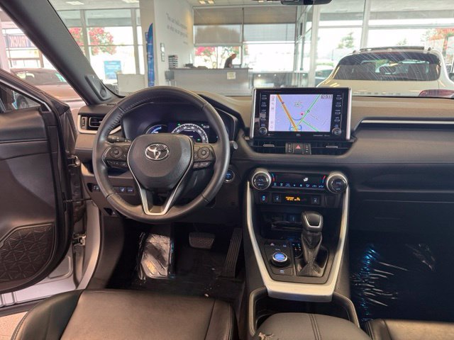 Used 2020 Toyota RAV4 XSE AWD/4WD image 2