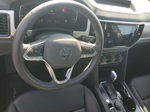Used 2023 Volkswagen Atlas Cross Sport SE w/ Panoramic Sunroof Package AWD/4WD image 18