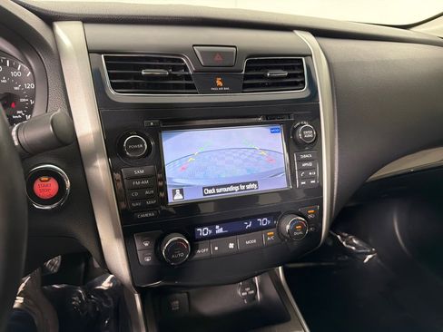 Used 2015 Nissan Altima 2.5 SL w/ Technology Package image 18