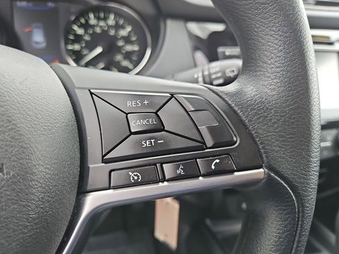 Used 2021 Nissan Rogue Sport S image 21