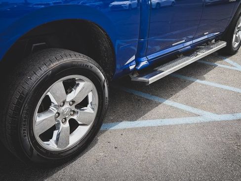 Used 2018 RAM 1500 Express w/ Express Value Package AWD/4WD image 10
