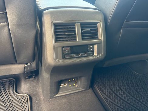 Used 2018 Volkswagen Atlas SEL w/ R-Line Package AWD/4WD image 25