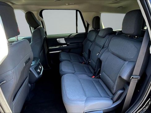 Used 2025 Ford Expedition Active AWD/4WD image 22