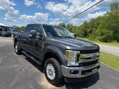 Used 2019 Ford F250 XLT w/ XLT Value Package AWD/4WD image 3