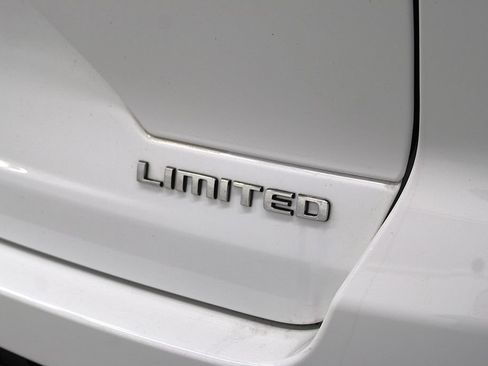 Used 2022 Jeep Grand Cherokee Limited w/ MOPAR Finishing Package AWD/4WD image 42